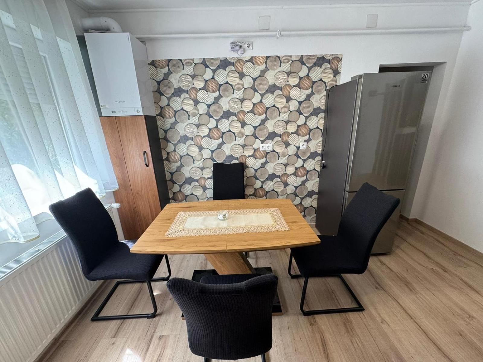Bingo Apartman Cristuru Secuiesc Eksteriør bilde